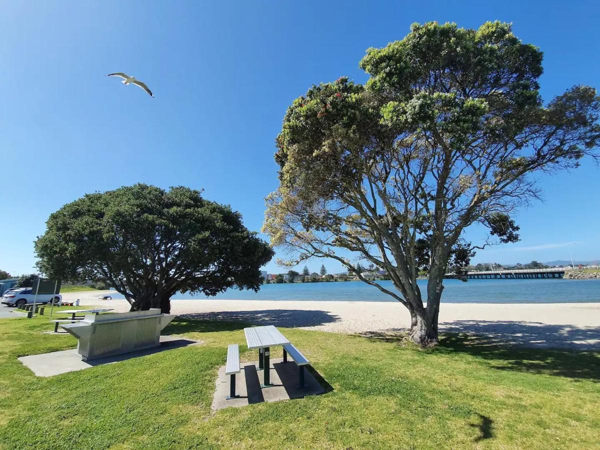 Tauranga - Big, Beautiful Villa On The Water! 외부 사진