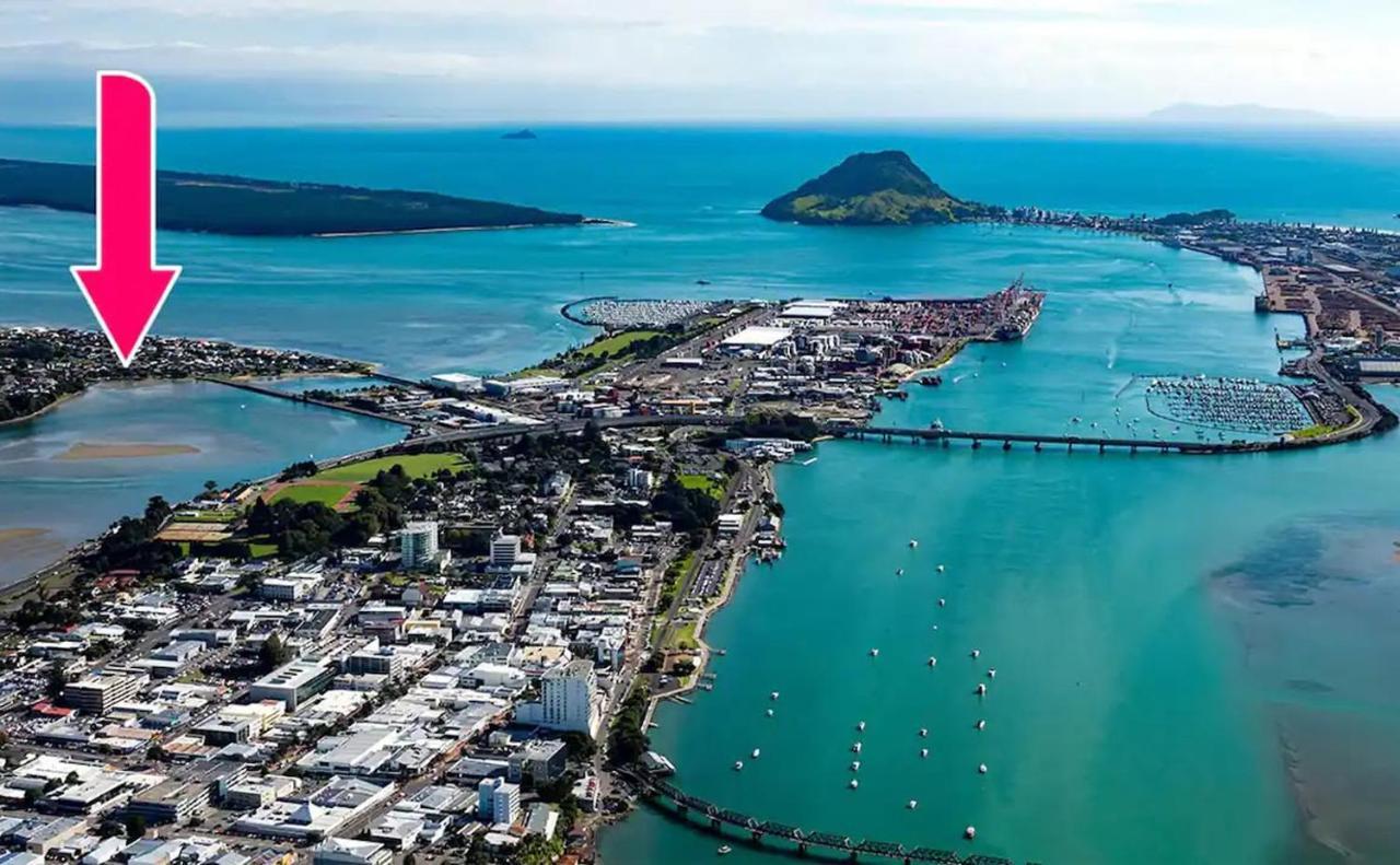 Tauranga - Big, Beautiful Villa On The Water! 외부 사진